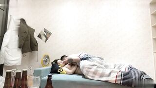 强上大胸女神一直说不要