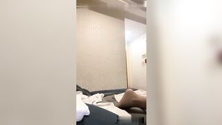 真实撩妹猥琐男重金诱惑良家妹摸逼