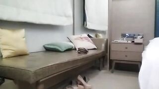 老哥探花约了个颜值不错妹子